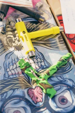 Stoked Classic Skate Tool Yellow -Wintersport Stoked Boardshop Skateboarding Skate Tools 3 cc004b9e a960 4d4d 9cde 749f4d22f617