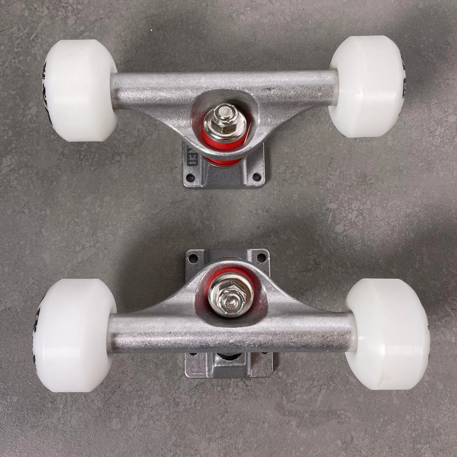 Stoked Complete Truck Assembly Set 7.75" Raw/White 4 Stoked Complete Truck Assembly Set 7.75" Raw/White - Afbeelding 2