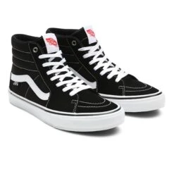Vans Skate Sk8-Hi Black/White 13 Vans Skate Sk8-Hi Black/White -Wintersport VN0A5FCCY28 a0f592e6 0a83 4db5 8d5d 6068985db43e