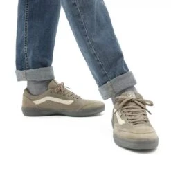 Vans Ave Convert Green -Wintersport Vans Ave Convert Green Model Feet