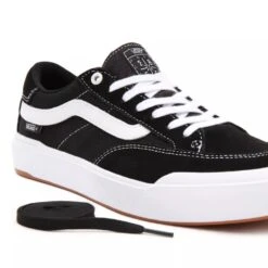 Vans Berle Black/White -Wintersport Vans Berle Black White Side Laces
