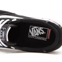 Vans Berle Black/White -Wintersport Vans Berle Black White Waffle Sole