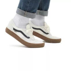 Vans Gilbert Crockett Marshmallow/Gum -Wintersport Vans Gilbert Crockett Marshmallow Gum Feet Model