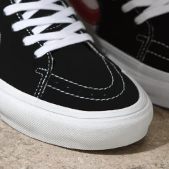 Vans Skate Sk8-Hi Athletic Black/ Red -Wintersport Vans Skate Sk8 Hi Athletic Black Red 91