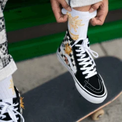 Vans Skate Sk8-Hi Skateistan Checkerboard 13 Vans Skate Sk8-Hi Skateistan Checkerboard -Wintersport Vans Skate Sk8 Hi Skateistan Checkerboard Model