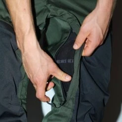 Zip Pants Green -Wintersport beyond medals zip pants green close4