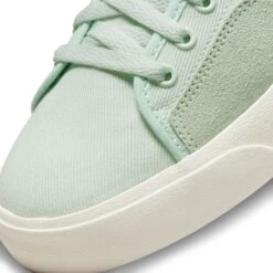 Blazer Court Mid Premium Barely Green/Barely Green/Sail/Boarder Blue -Wintersport nike sb blazer court mid premium barely greenbarely greensailboarder blue tip