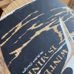 Winter Is Mine 161 Snowboard + V Pro Snowboardbindingen + Pipe Snowboardbag Bison 165 -Wintersport stoked026 verdad winter is mine 161 v pro bidnings sm pipe bison 165 4