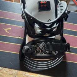 Emperor 159W Snowboard + Axtion White Snowboardbindingen + Pipe Snowboardbag Steel Grey 165 -Wintersport stoked029 verdad emperor 159w action whiteblack l rental steel grey 165 4