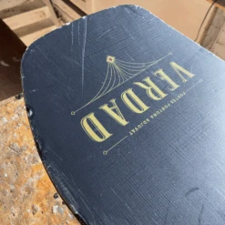 Emperor 159W Snowboard + Axtion White Snowboardbindingen + Pipe Snowboardbag Steel Grey 165 -Wintersport stoked029 verdad emperor 159w action whiteblack l rental steel grey 165 7