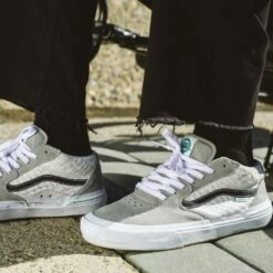 Vans Peraza BMX Style 114 Grey/White -Wintersport vans peraza bmx style 114 greywhite side