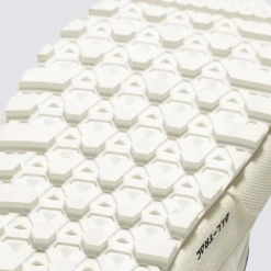 Vans Standard Mid Snow MTE Benny Urban Marshmallow/Burgundy -Wintersport vans standard mid snow mte benny urban marshmallowburgundy sole