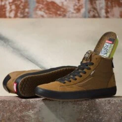 Vans The Lizzie Dirt/Black -Wintersport vans the lizzie dirtblack side